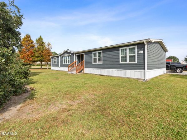 2743a Doyle Melancon Road, Breaux Bridge, LA 70517