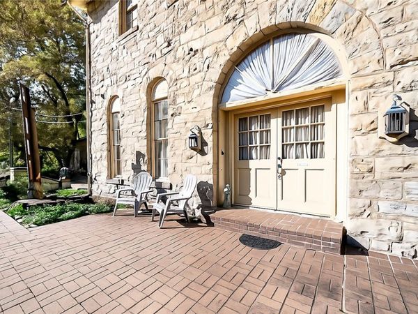 75 Hillside Avenue, Eureka Springs, AR 72632