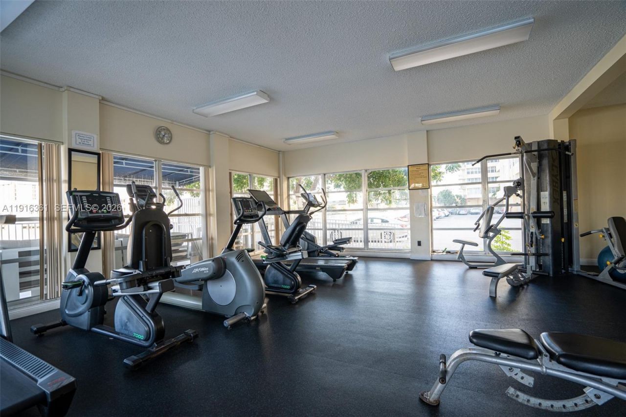 1849 S Ocean Dr, Unit 1509, Hallandale Beach, FL 33009 Photo