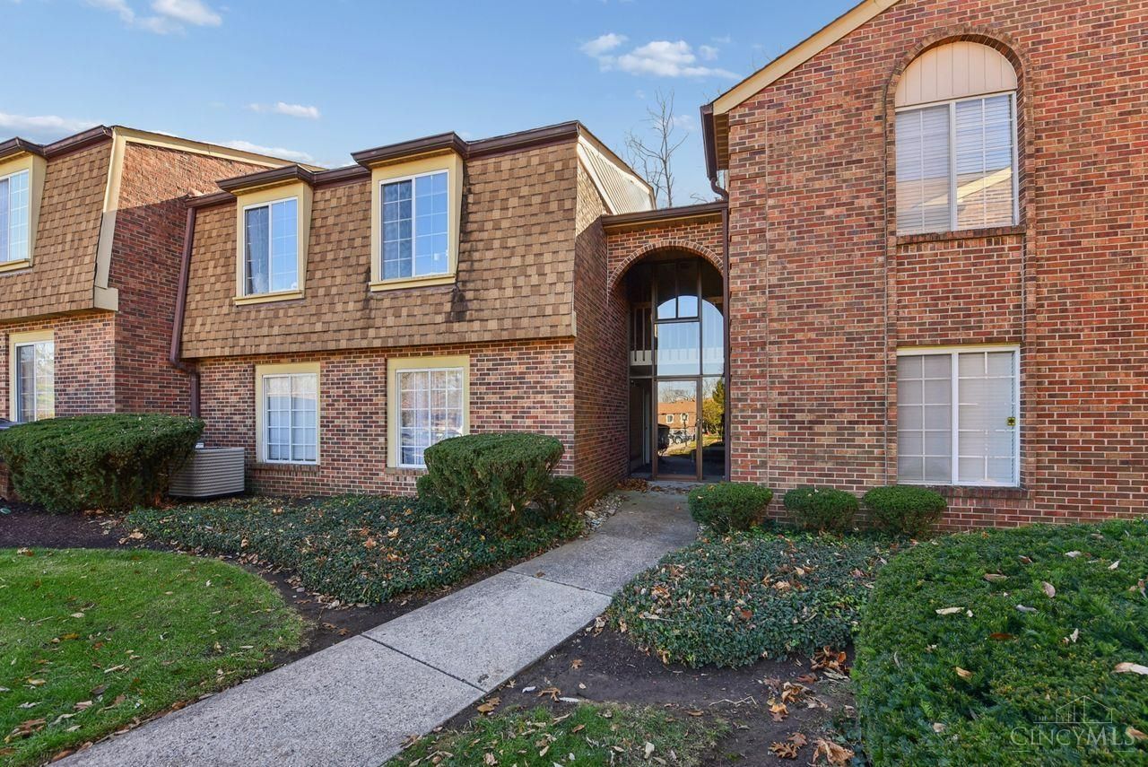 5207 S Eaglesnest Drive, Unit 85, Green Township, OH 45248 Main Photo