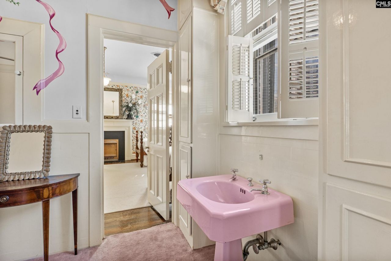 116 N Matson Photo 45