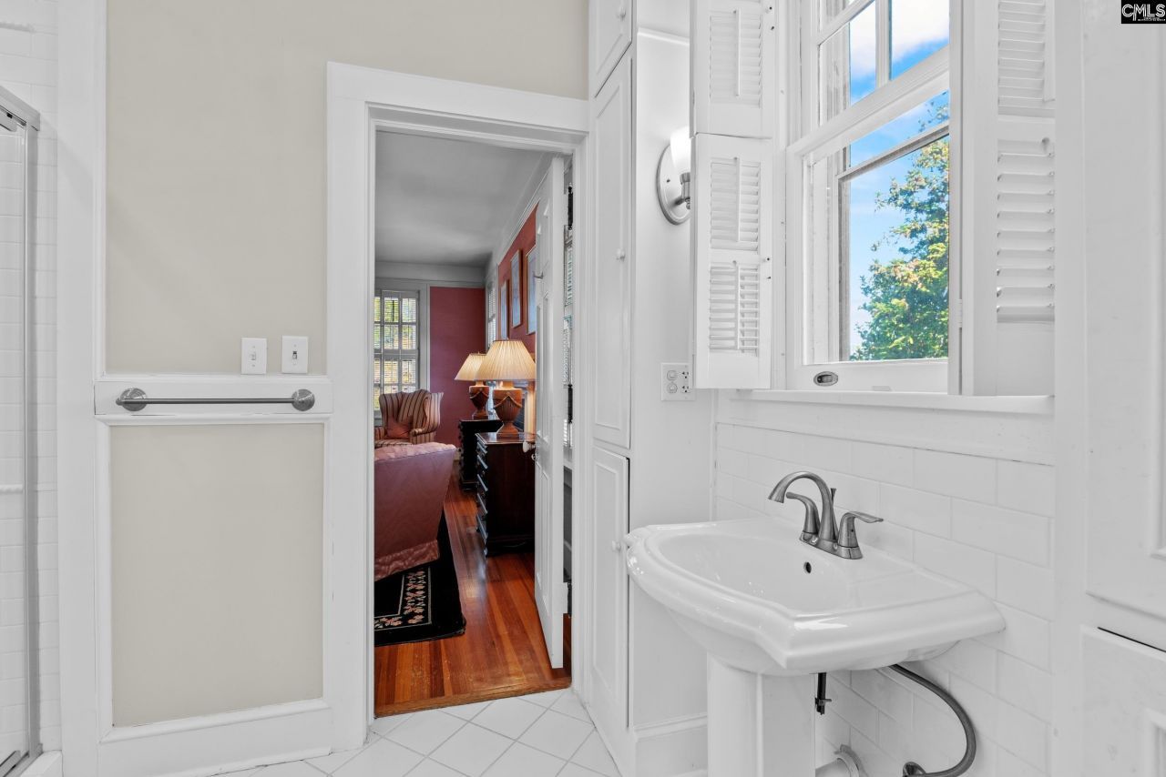 116 N Matson Photo 52