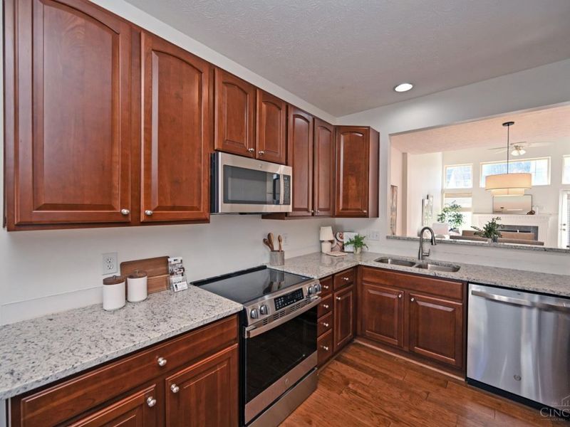 7135 Thorndale Lane, Newtown, OH 45244 Photo 9