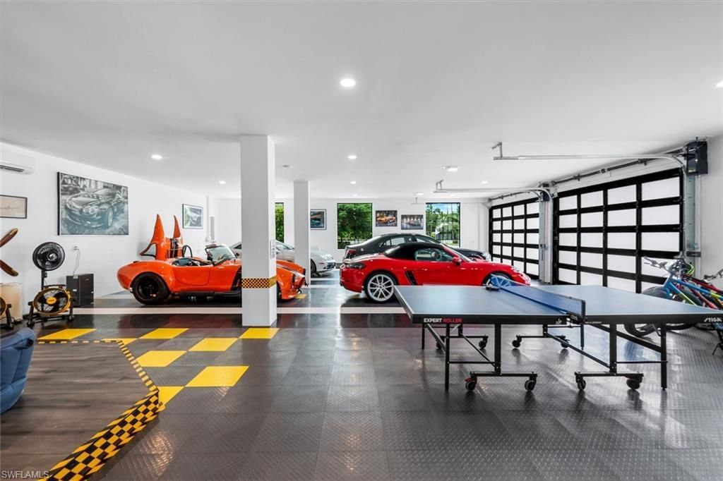 6677 Hunters Rd, Naples, FL 34109 Photo