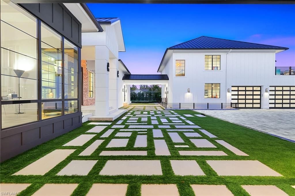 6677 Hunters Rd, Naples, FL 34109 Photo