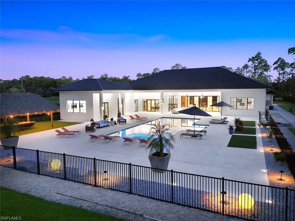 6677 Hunters Rd, Naples, FL 34109 Photo