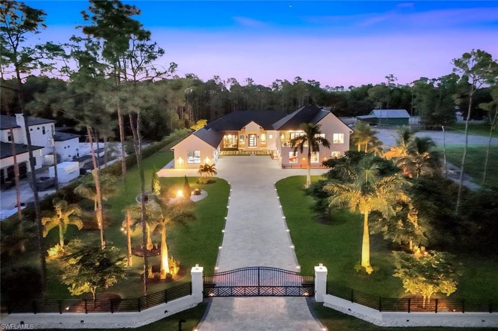 6677 Hunters Rd, Naples, FL 34109 Photo