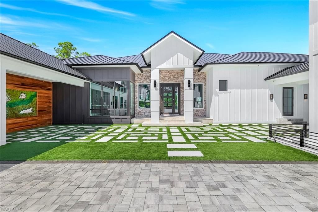 6677 Hunters Rd, Naples, FL 34109 Photo