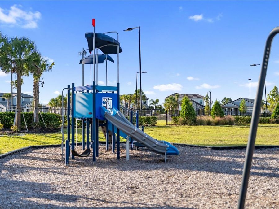 Property Image 100