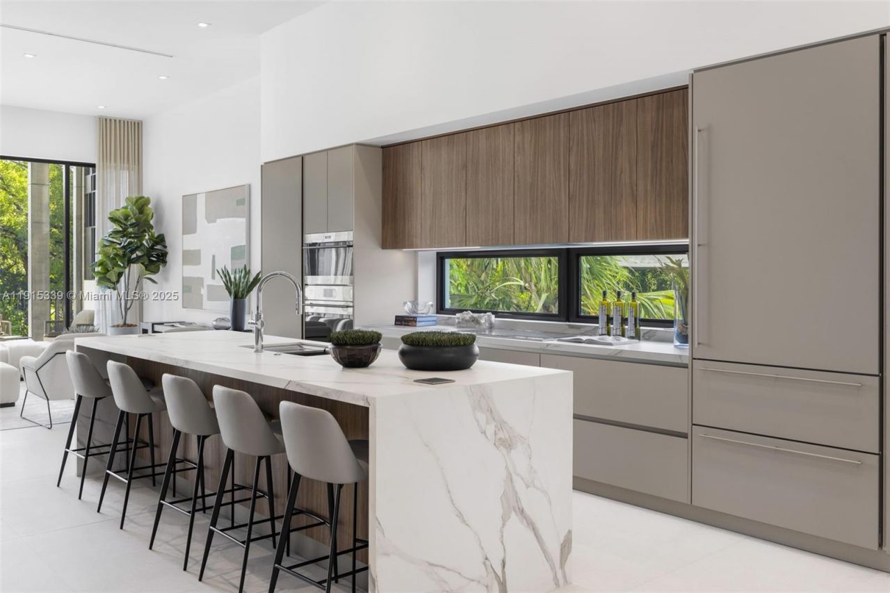 98 SW 28th Rd, Unit 1, Miami, FL 33129 Photo