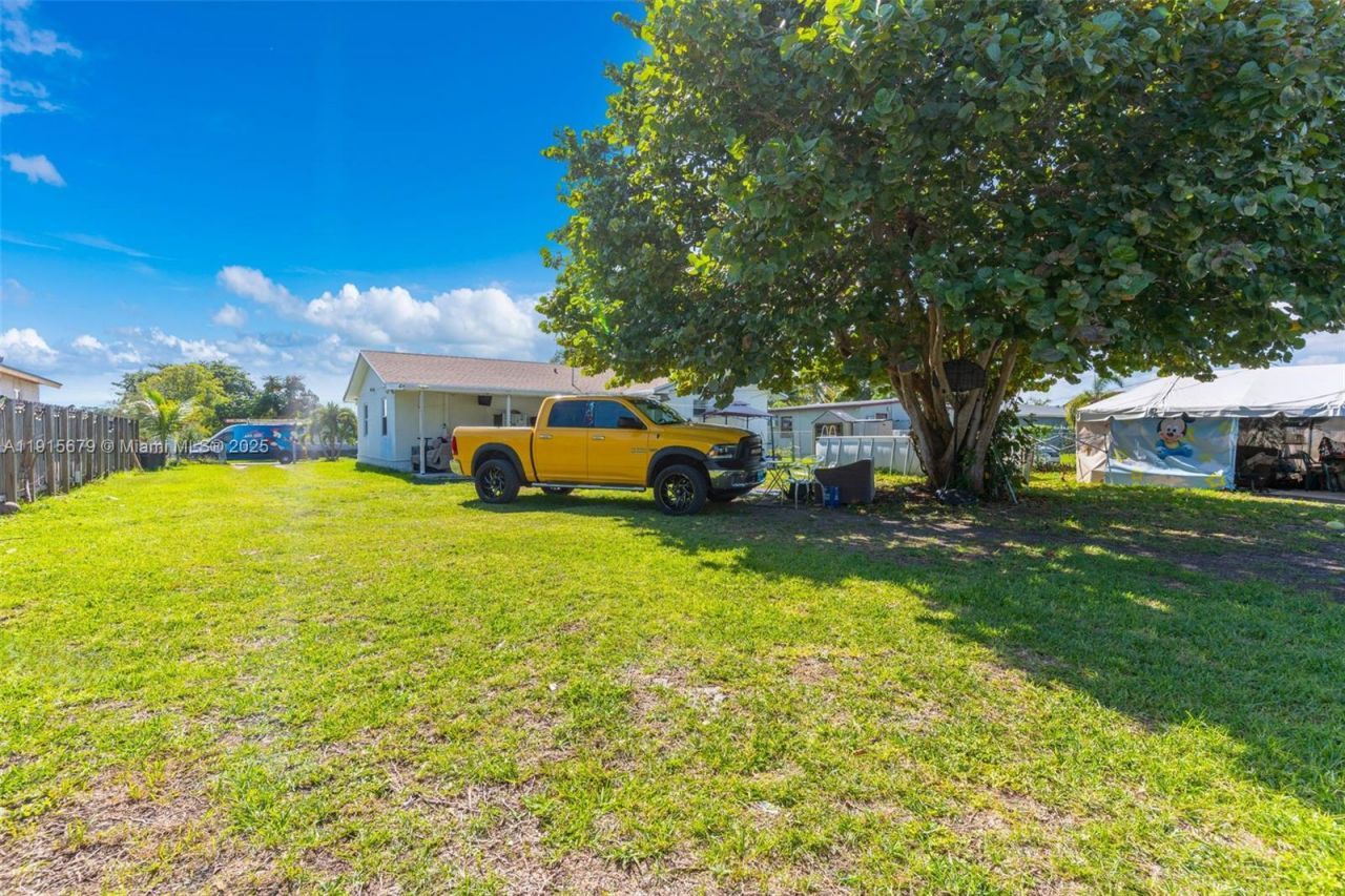 10755 SW 217th St, Miami, FL 33170 Photo