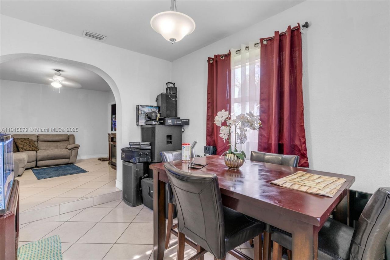 10755 SW 217th St, Miami, FL 33170 Photo