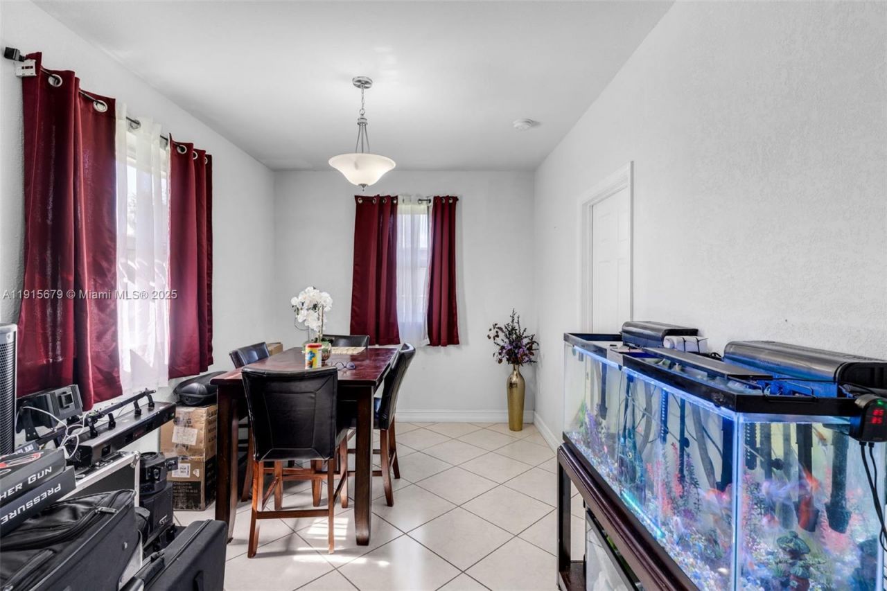 10755 SW 217th St, Miami, FL 33170 Photo