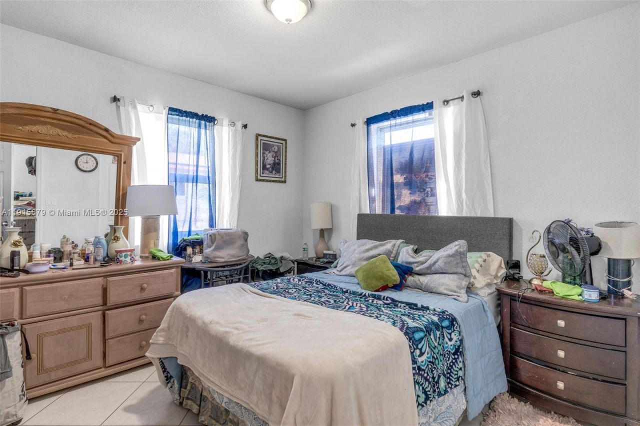 10755 SW 217th St, Miami, FL 33170 Photo