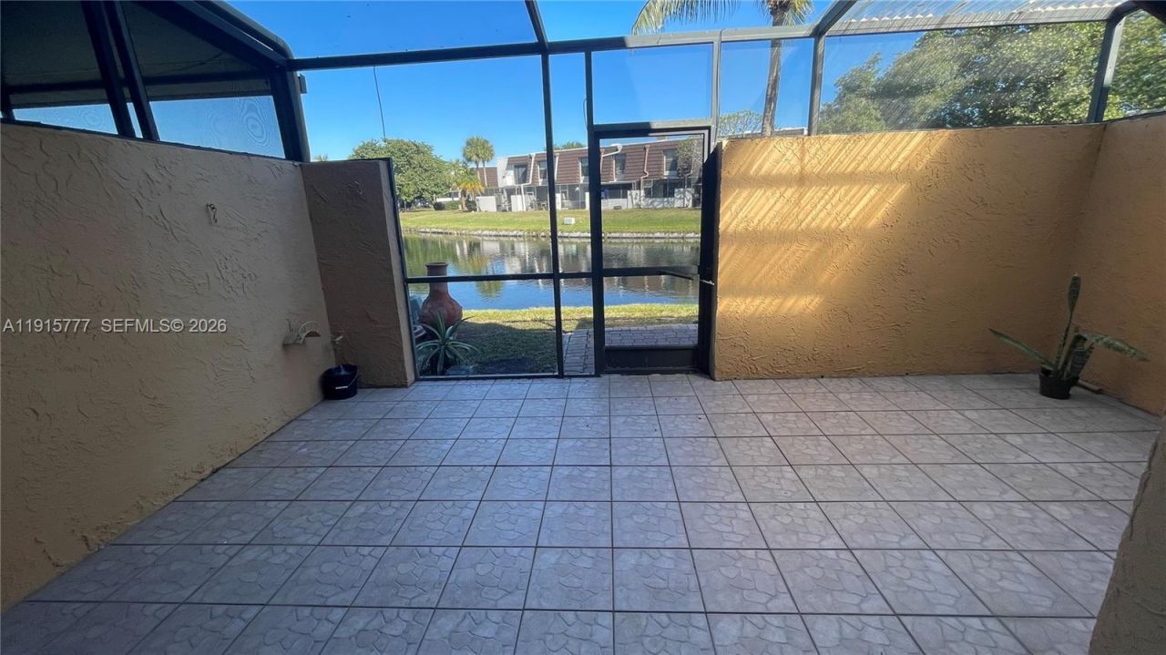 9113 Limetree Ln, Unit 170, Pembroke Pines, FL 33024 Photo