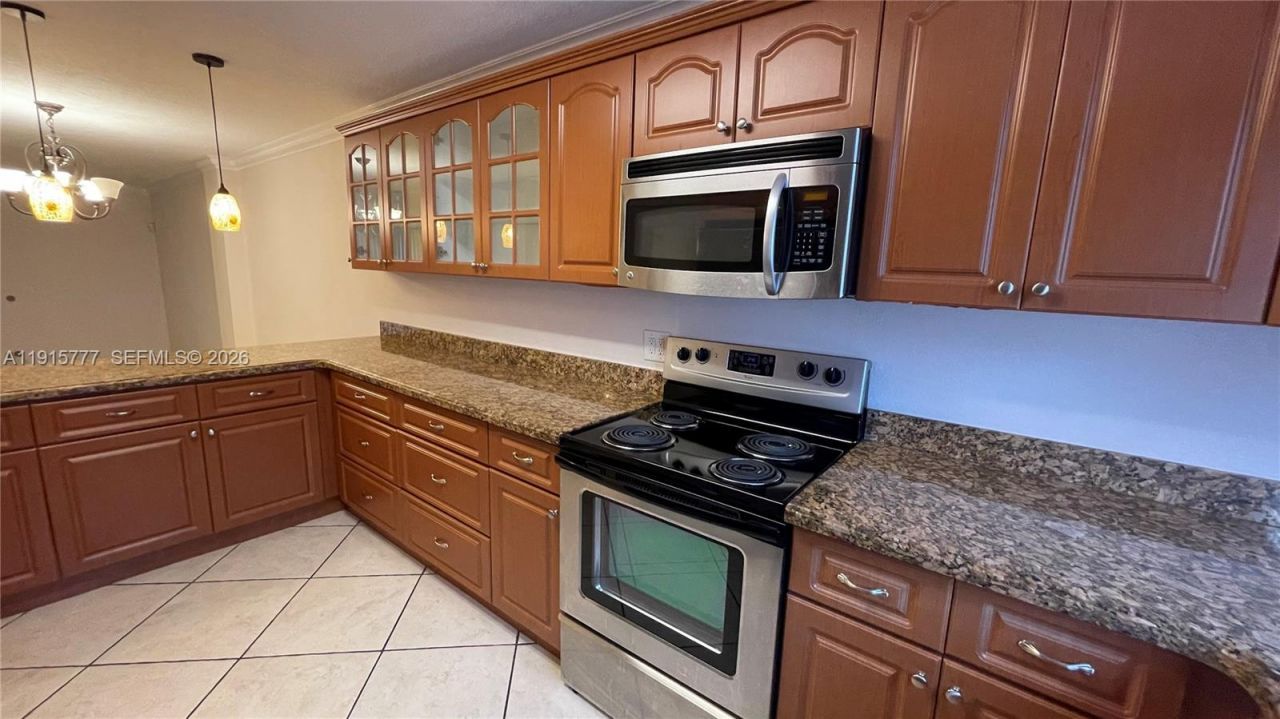 9113 Limetree Ln, Unit 170, Pembroke Pines, FL 33024 Photo