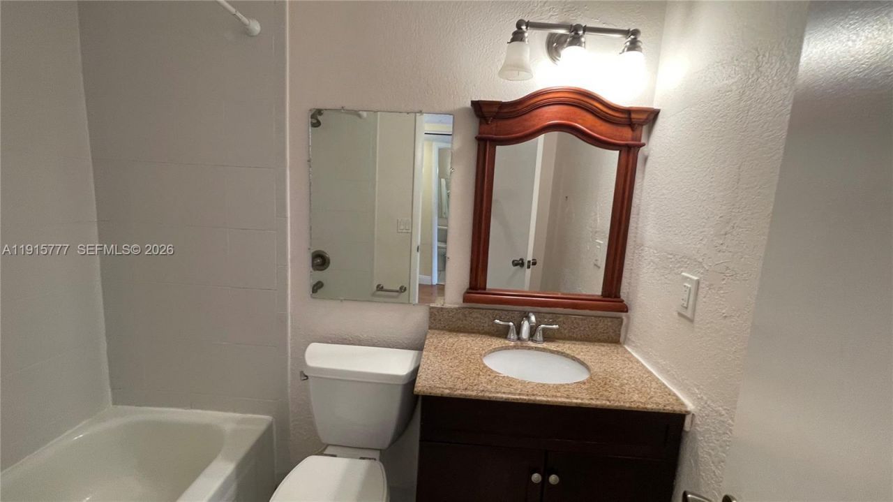 9113 Limetree Ln, Unit 170, Pembroke Pines, FL 33024 Photo