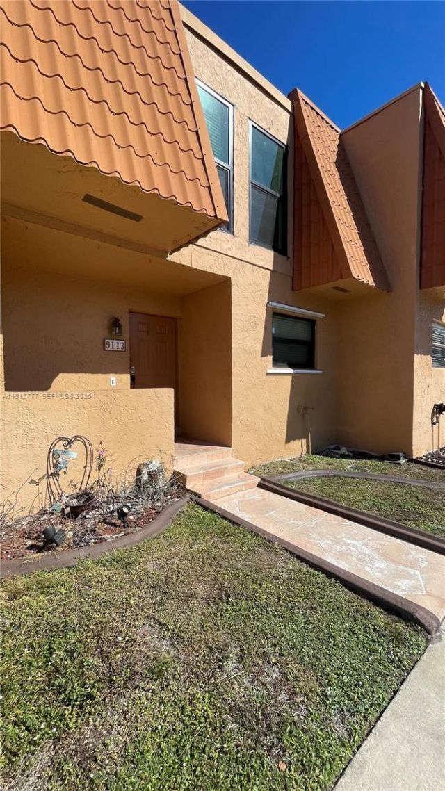 9113 Limetree Ln, Unit 170, Pembroke Pines, FL 33024 Photo