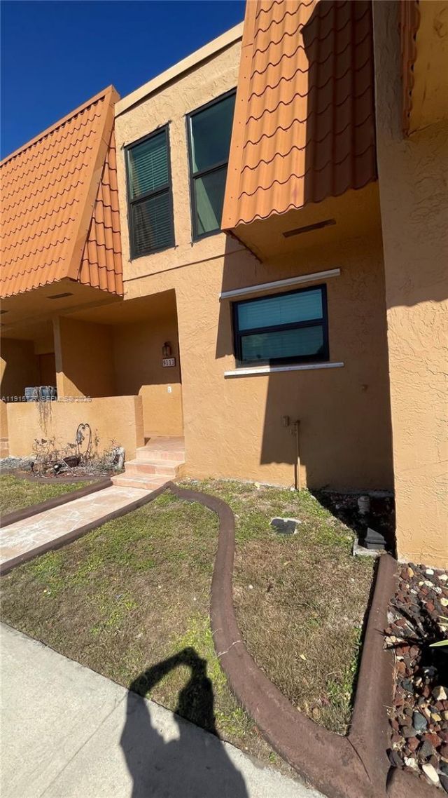 9113 Limetree Ln, Unit 170, Pembroke Pines, FL 33024 Photo