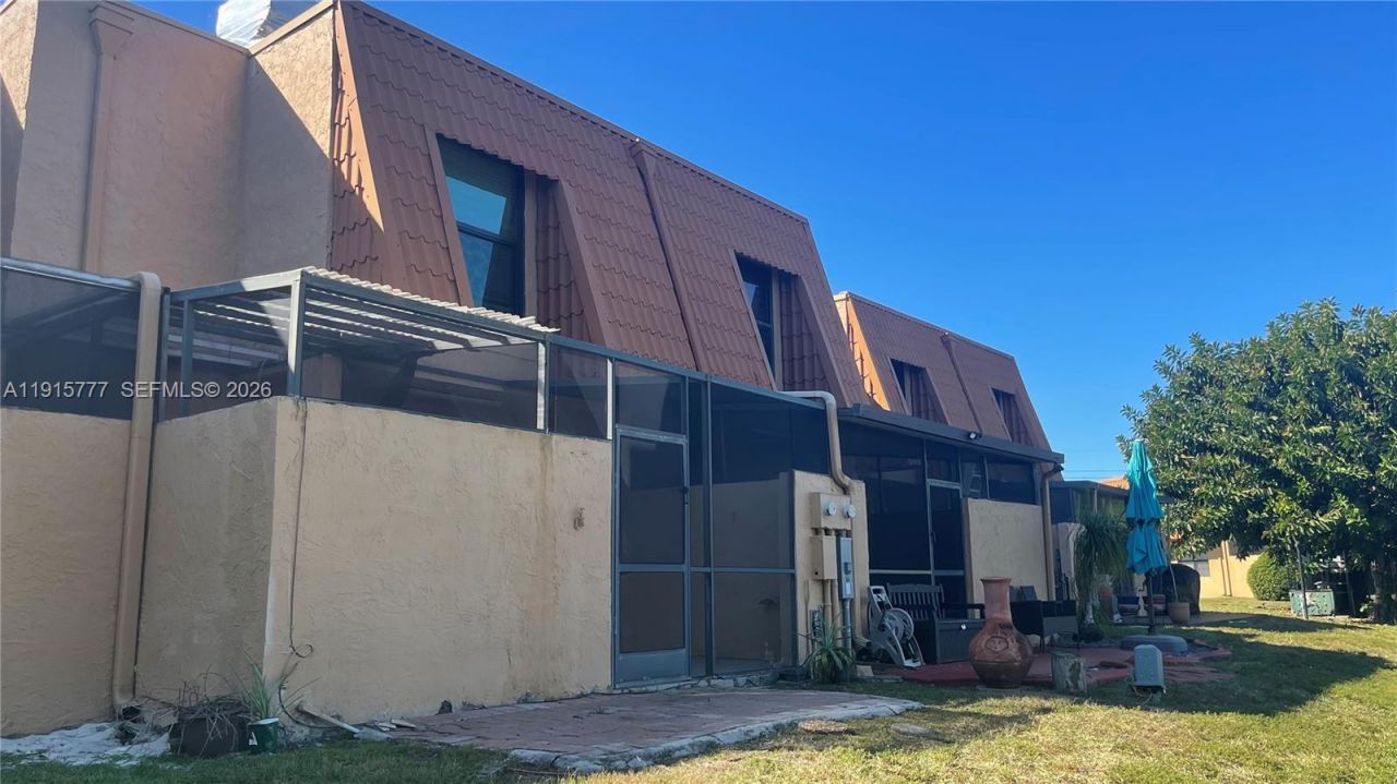 9113 Limetree Ln, Unit 170, Pembroke Pines, FL 33024 Photo