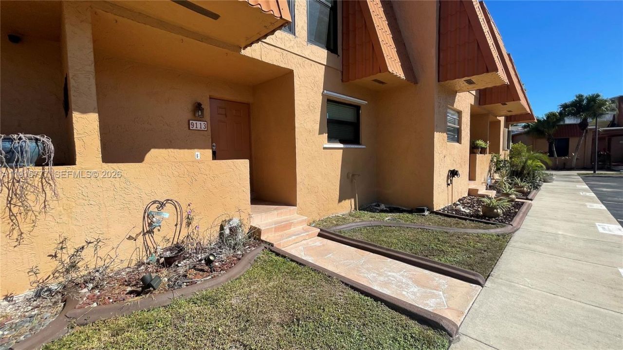 9113 Limetree Ln, Unit 170, Pembroke Pines, FL 33024 Photo