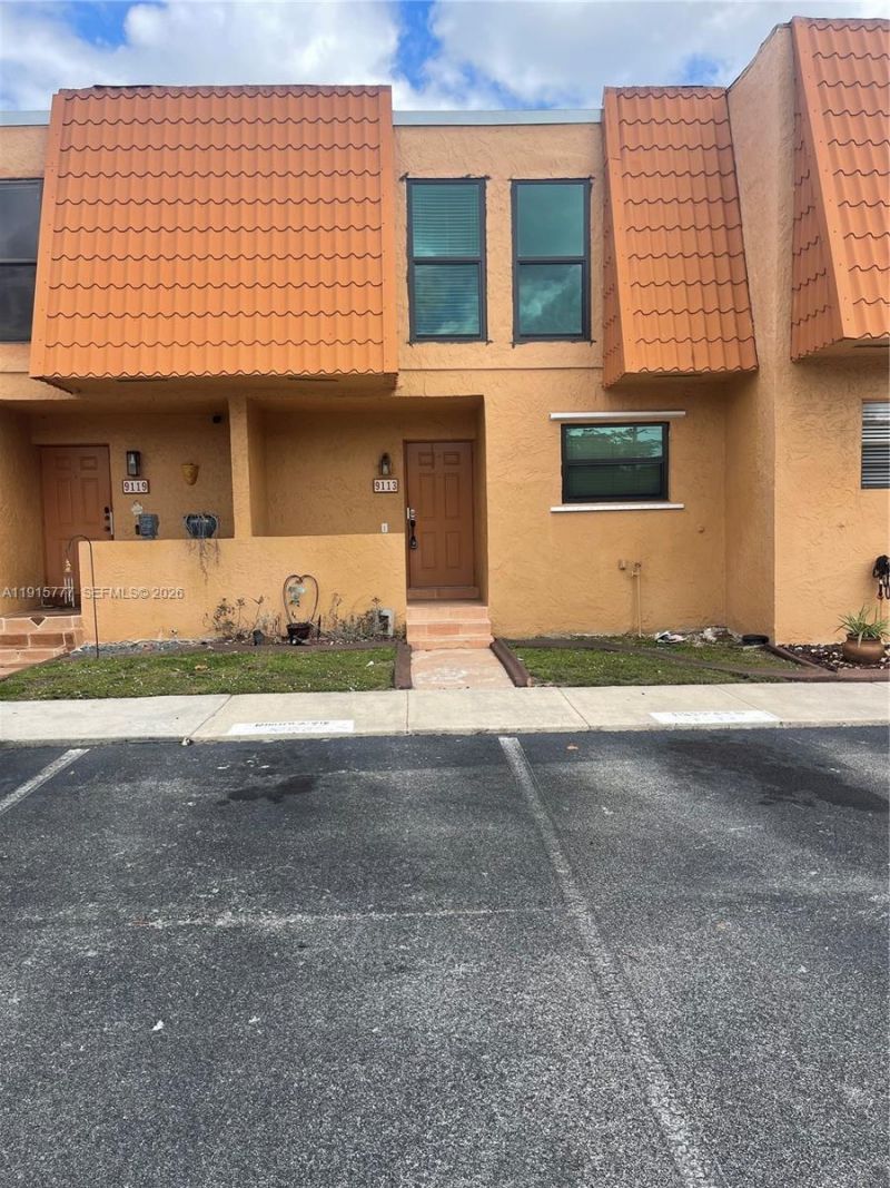 9113 Limetree Ln, Unit 170, Pembroke Pines, FL 33024 Photo