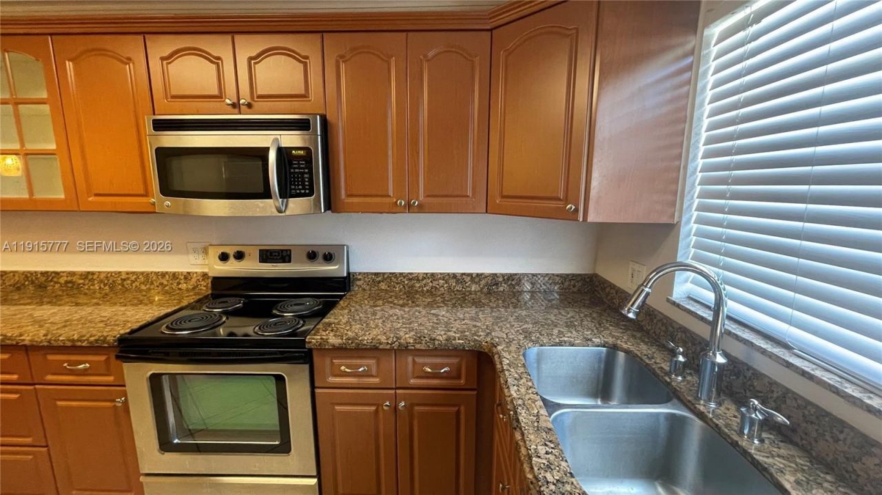 9113 Limetree Ln, Unit 170, Pembroke Pines, FL 33024 Photo