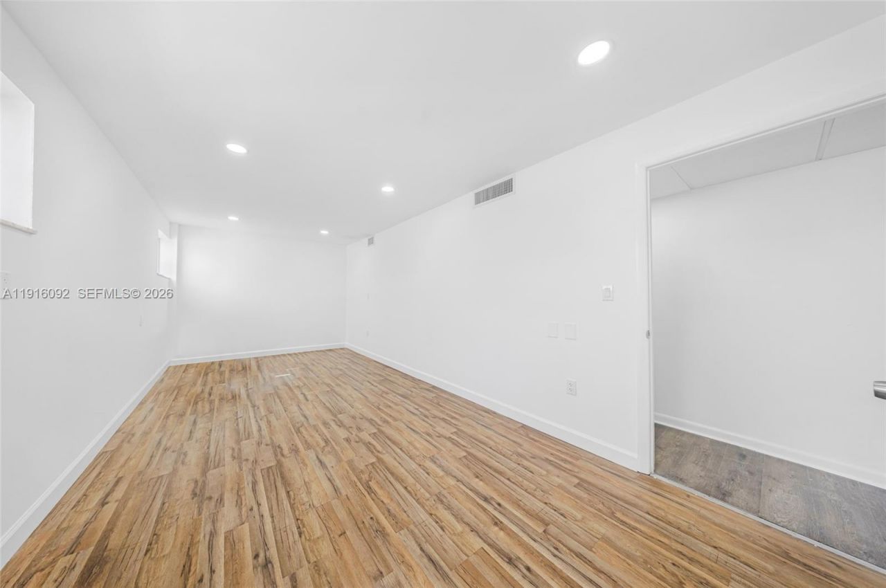 7550 W 2nd Ct, Hialeah, FL 33014 Photo