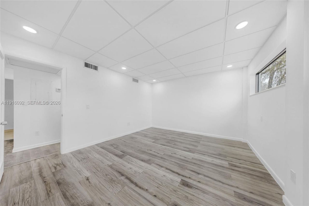7550 W 2nd Ct, Hialeah, FL 33014 Photo
