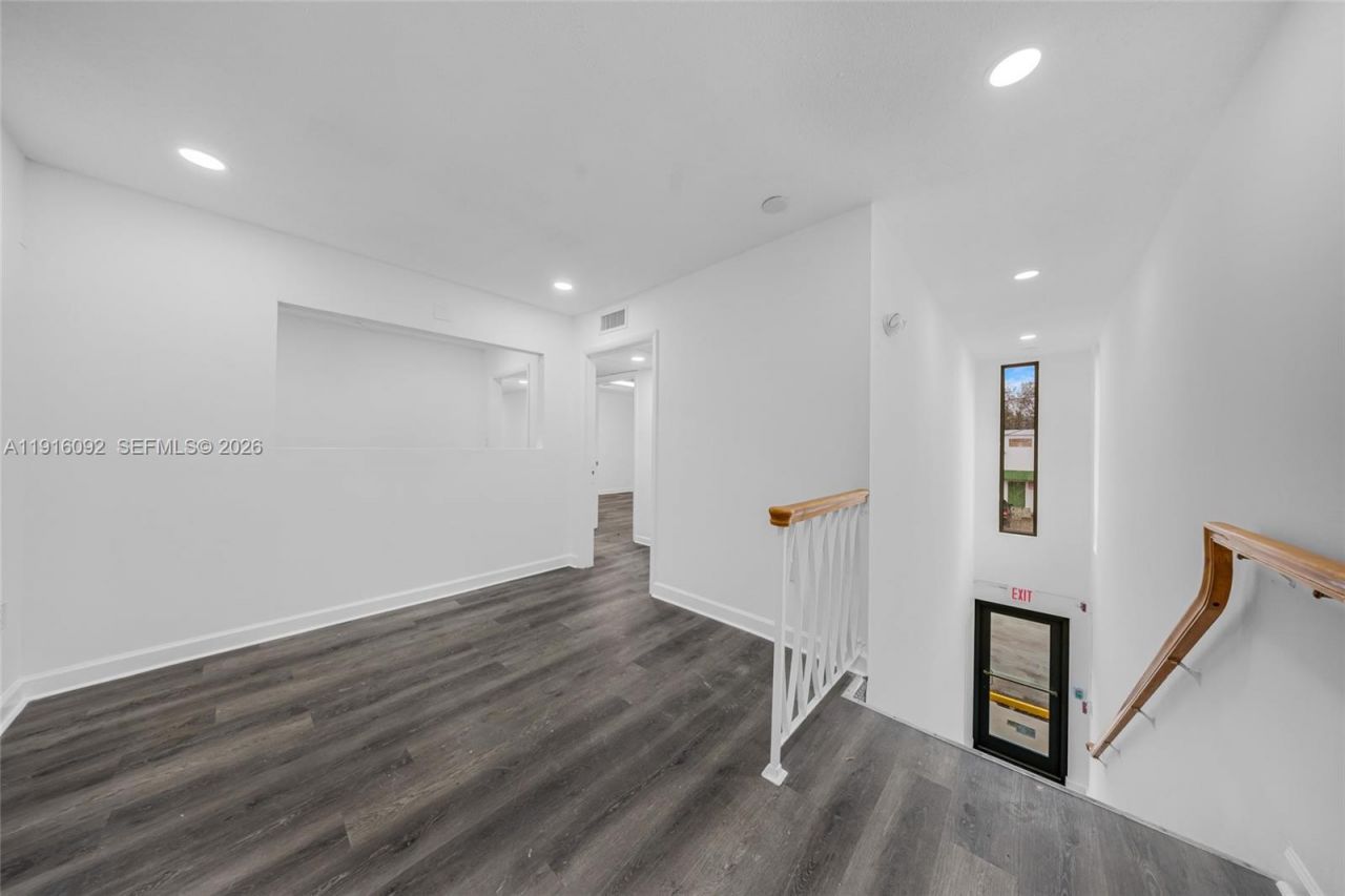 7550 W 2nd Ct, Hialeah, FL 33014 Photo