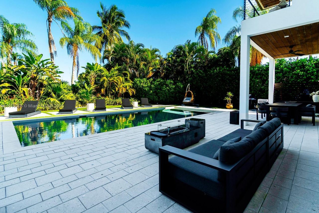 10151 SW 3rd St, Plantation, FL 33324 Photo