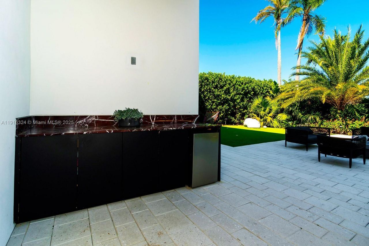 10151 SW 3rd St, Plantation, FL 33324 Photo