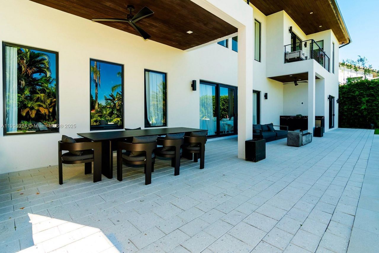 10151 SW 3rd St, Plantation, FL 33324 Photo