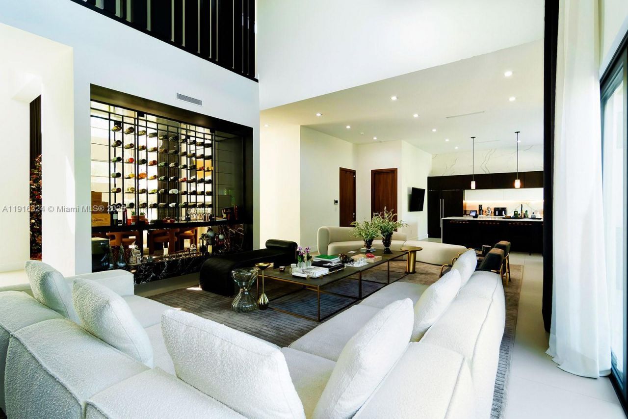 10151 SW 3rd St, Plantation, FL 33324 Photo