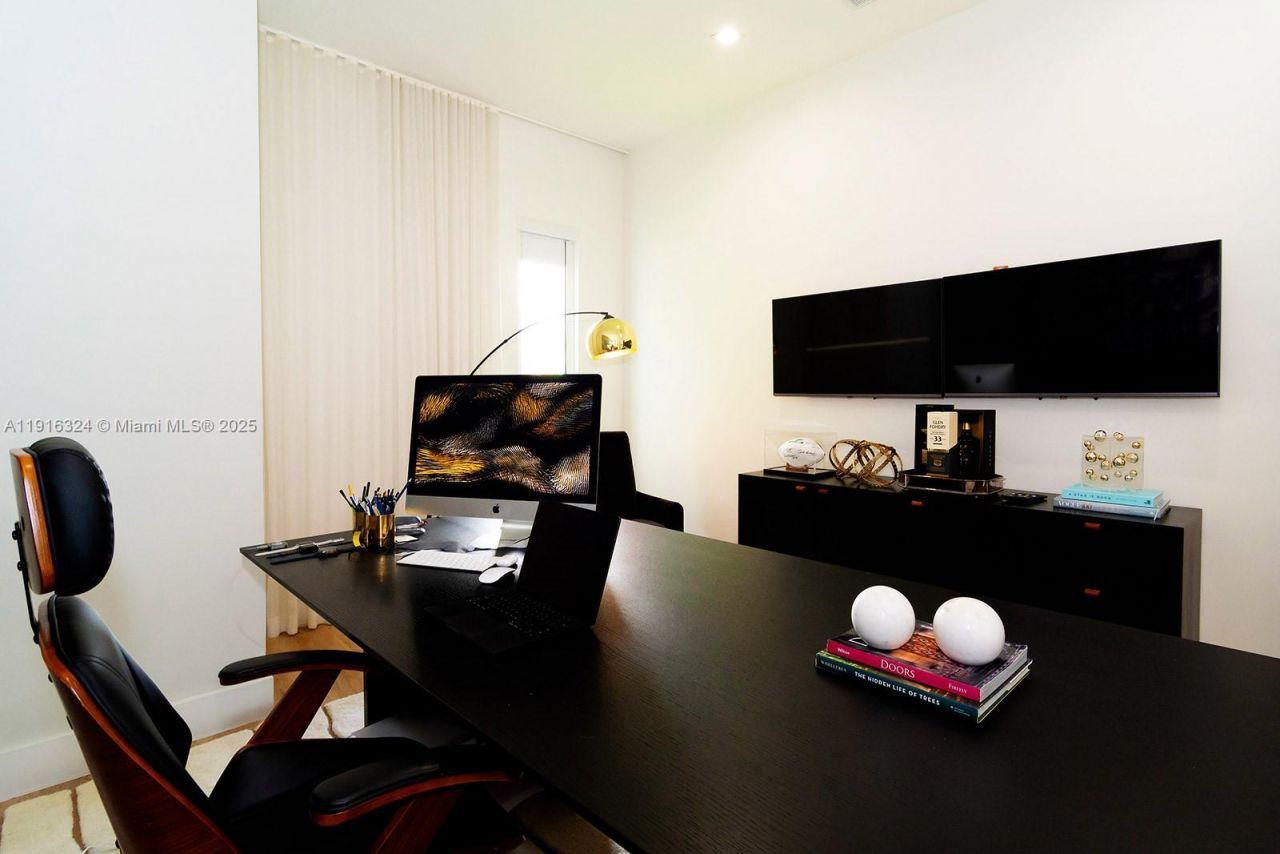 10151 SW 3rd St, Plantation, FL 33324 Photo