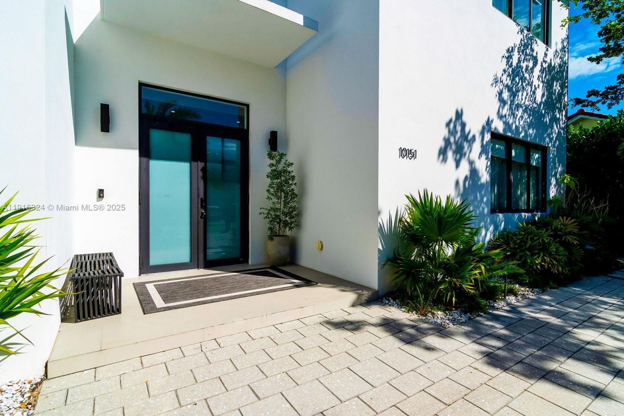 10151 SW 3rd St, Plantation, FL 33324 Photo