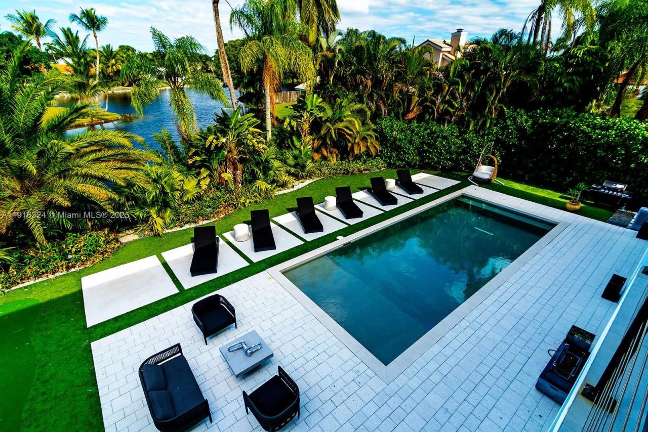 10151 SW 3rd St, Plantation, FL 33324 Photo