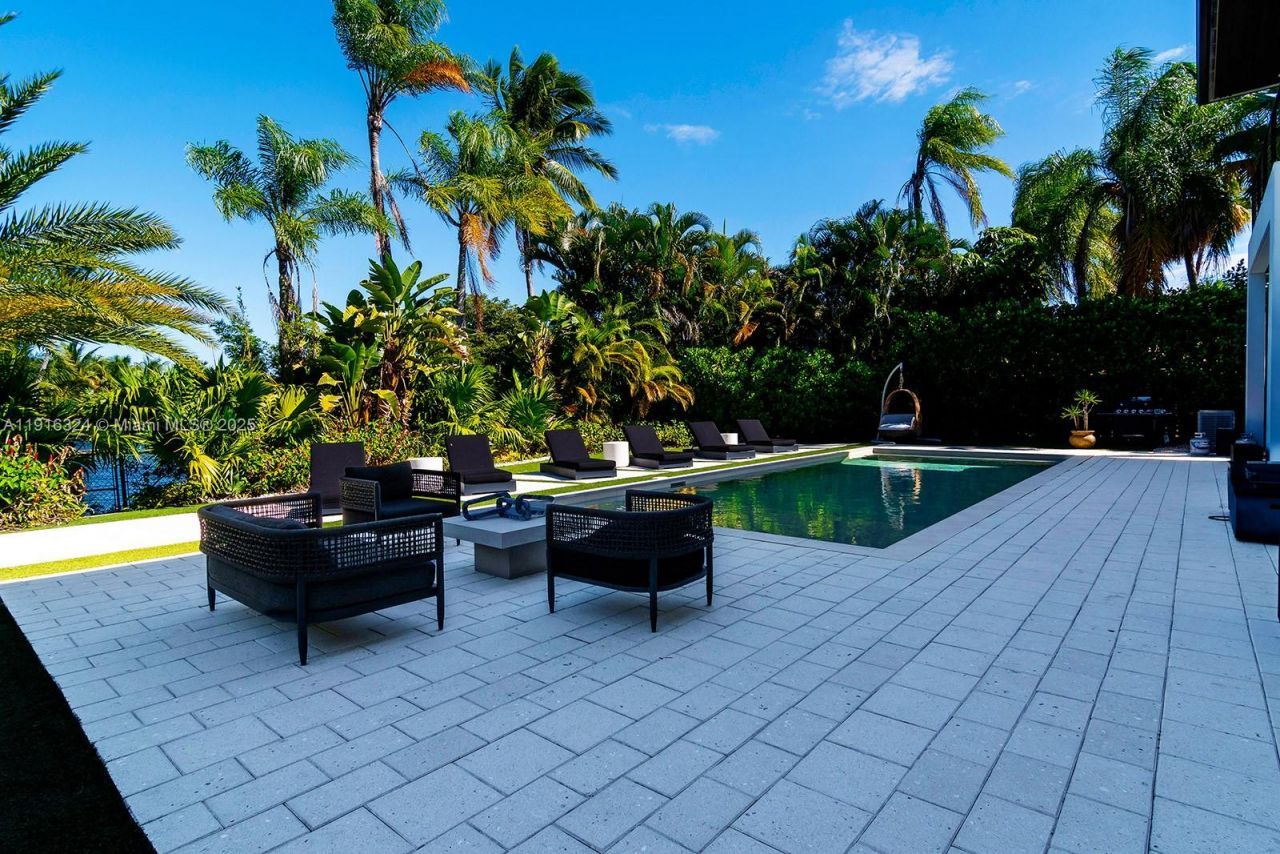 10151 SW 3rd St, Plantation, FL 33324 Photo