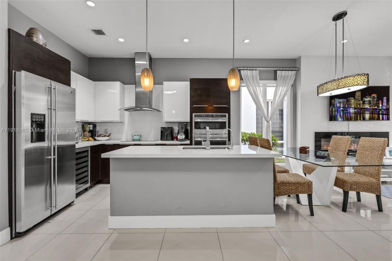 10305 NW 63rd Ter, Unit 105, Doral, FL 33178 Photo