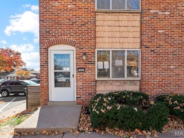 10587 Carroll Wood Way, Unincorporated, MO 63128