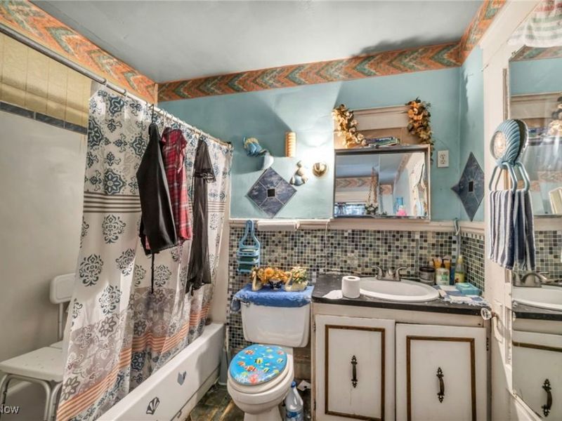 9700 Hilgert Drive, Cleveland, OH 44104 Photo 23