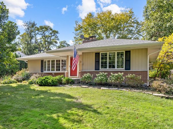 240 Scott Avenue, Glen Ellyn, IL 60137