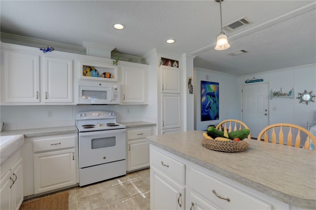 838 Wren Circle, Barefoot Bay, FL 32976 Photo