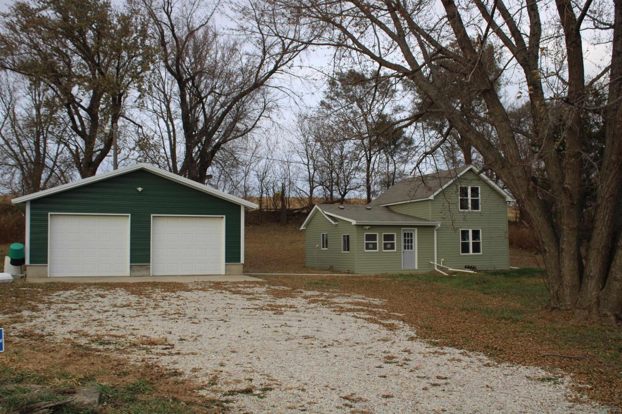22693 280th St Hinton, IA 51024