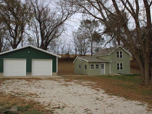22693 280th St, Hinton, IA 51024