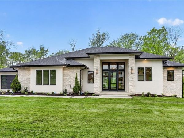 7260 NW Pampas Lane, Parkville, MO 64152