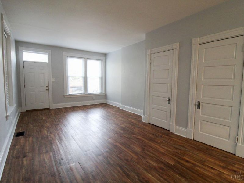 421 Hopkins Street, Cincinnati, OH 45203 Photo 4
