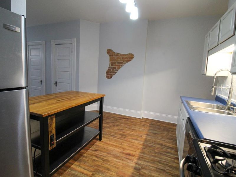 421 Hopkins Street, Cincinnati, OH 45203 Photo 6