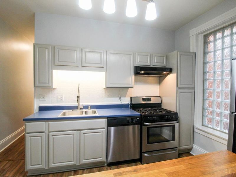 421 Hopkins Street, Cincinnati, OH 45203 Photo 7