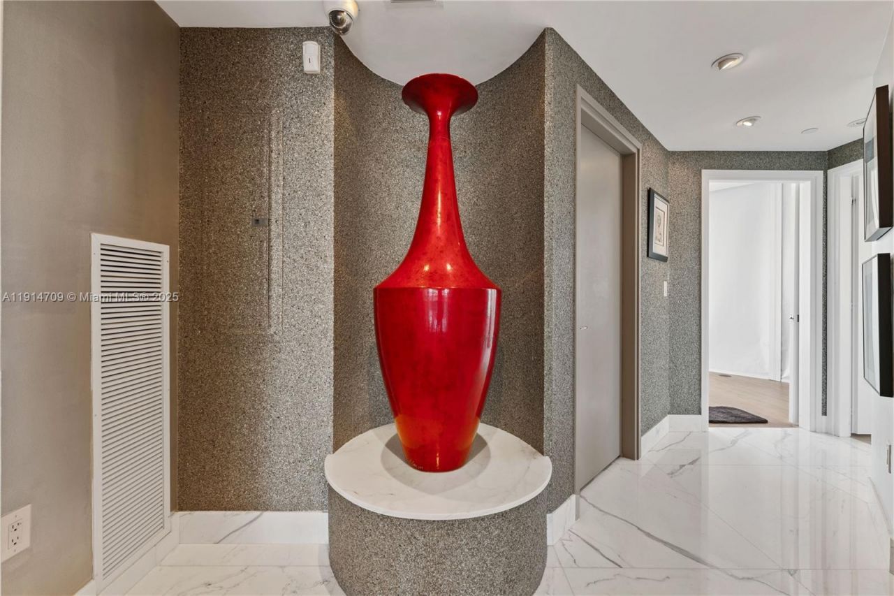 6000 Indian Creek Dr, Unit PH 2501, Miami Beach, FL 33140 Photo